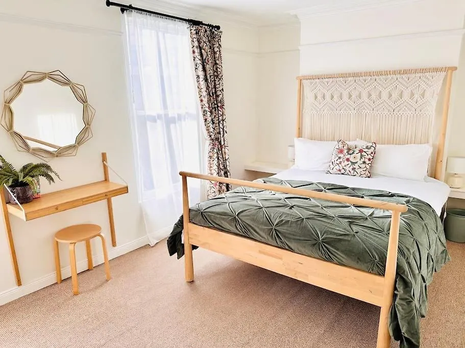 Stylish City Centre House / 3 Bedroom / Family Friendly Belfast 0*,  United Kingdom