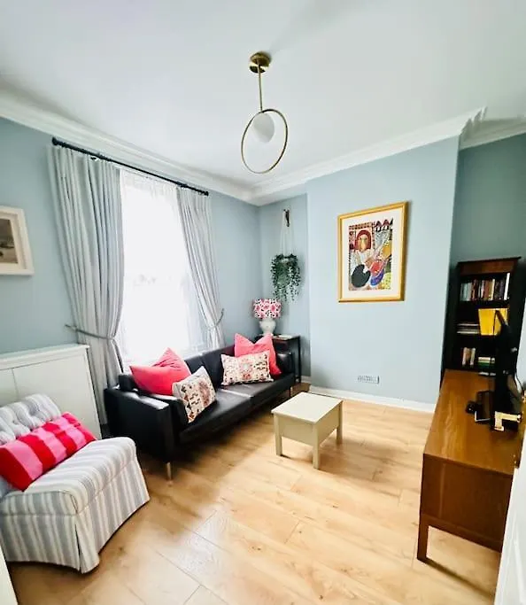 Stylish City Centre House / 3 Bedroom / Family Friendly Belfast 0*,