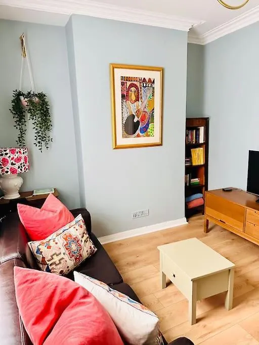 Stylish City Centre House / 3 Bedroom / Family Friendly Belfast