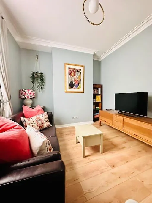 Stylish City Centre House / 3 Bedroom / Family Friendly Belfast 0*,