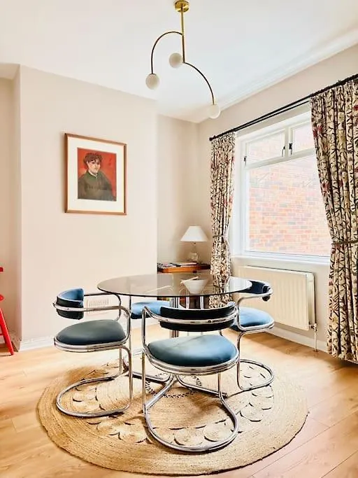 Stylish City Centre House / 3 Bedroom / Family Friendly Belfast
