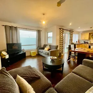  Apartment 2 Bedroom City-centre With Free Parking