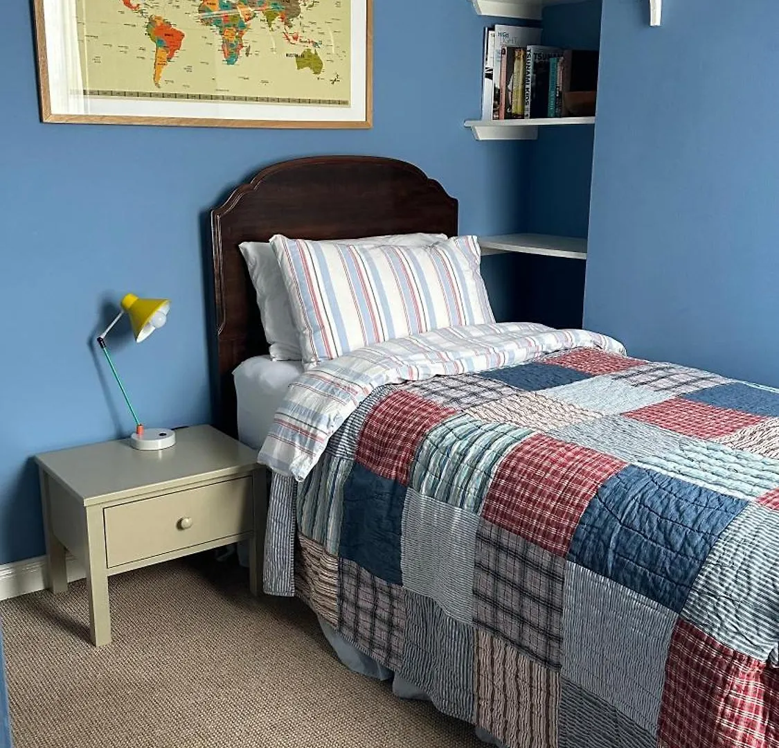 Holiday home Stylish City Centre House / 3 Bedroom / Family Friendly Belfast